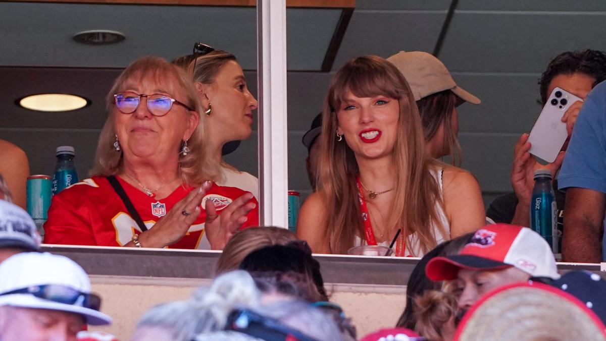 Taylor Swift sparks buzz after attending Kansas City Chiefs game 