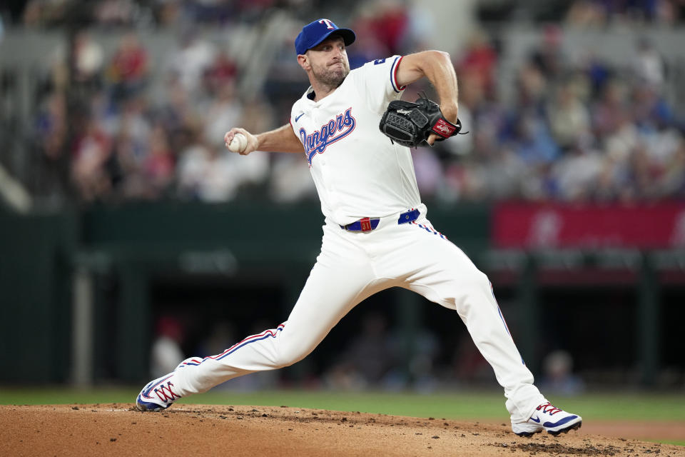 ARLINGTON, TEXAS - 25 JULI: Max Scherzer #31 dari Texas Rangers melakukan lemparan pada inning kedua melawan Chicago White Sox di Globe Life Field pada 25 Juli 2024 di Arlington, Texas. (Foto oleh Sam Hodde/Getty Images)