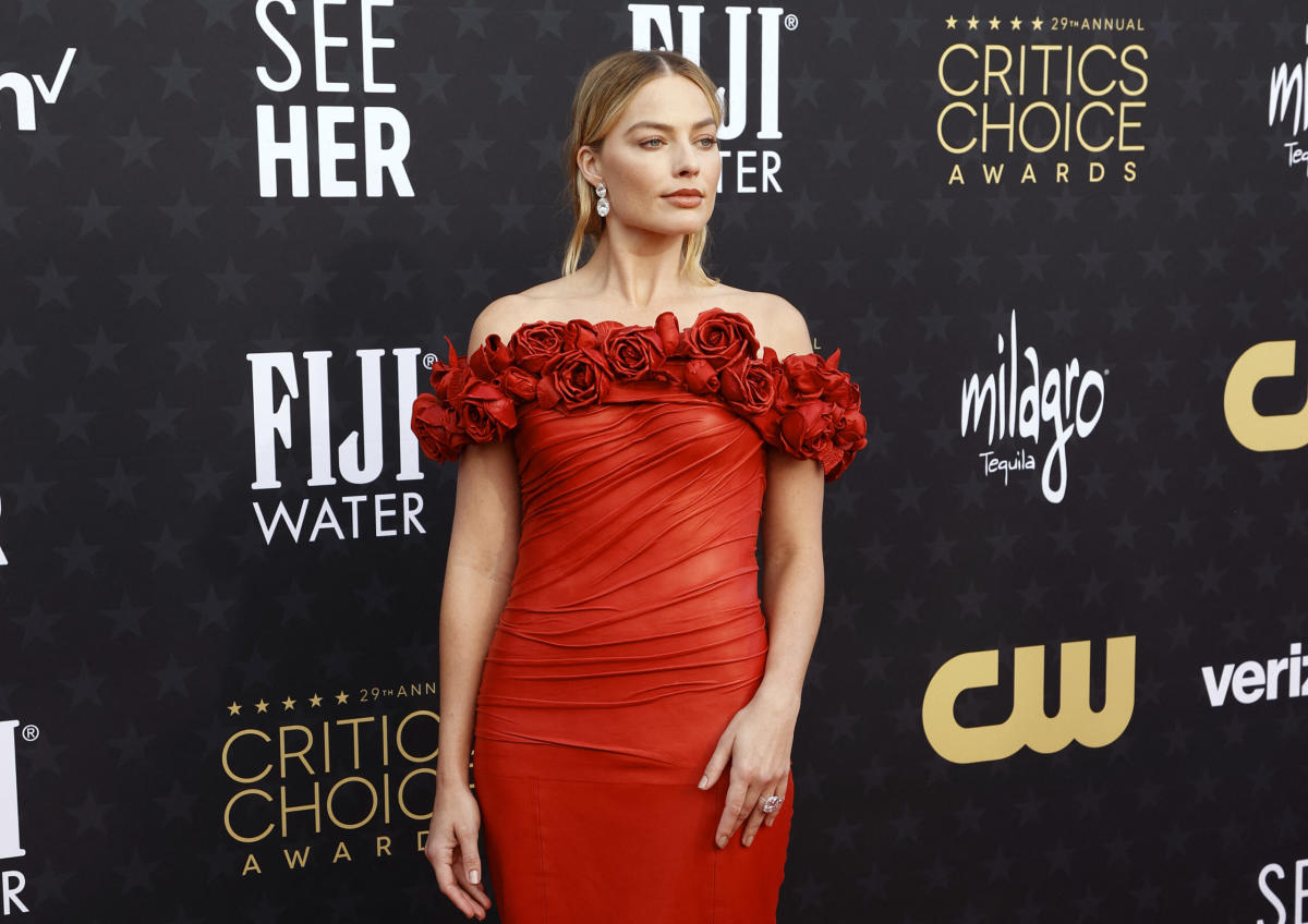 Best red carpet arrivals at 2024 Critics Choice Awards - Yahoo Sports