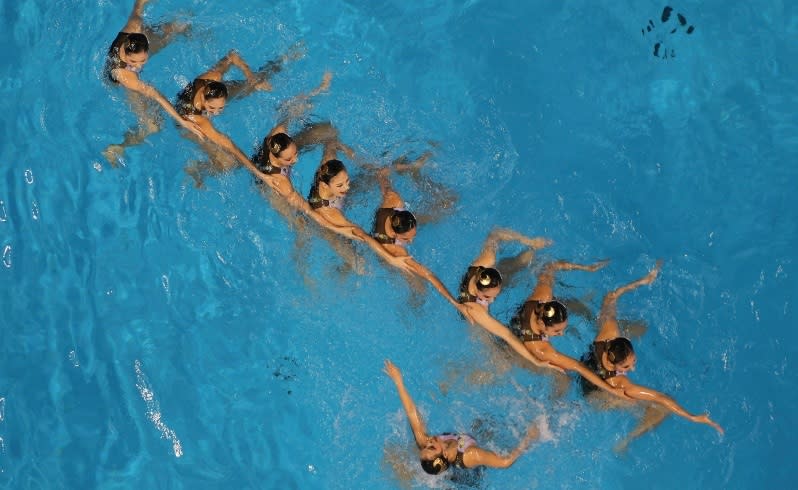 Synchronized Swimming