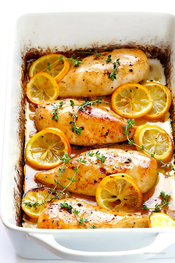 <strong>Get the <a href="http://www.gimmesomeoven.com/baked-lemon-chicken/#_a5y_p=5361941" target="_blank">Baked Lemon Chicken recipe</a>&nbsp;from Gimme Some Oven</strong>