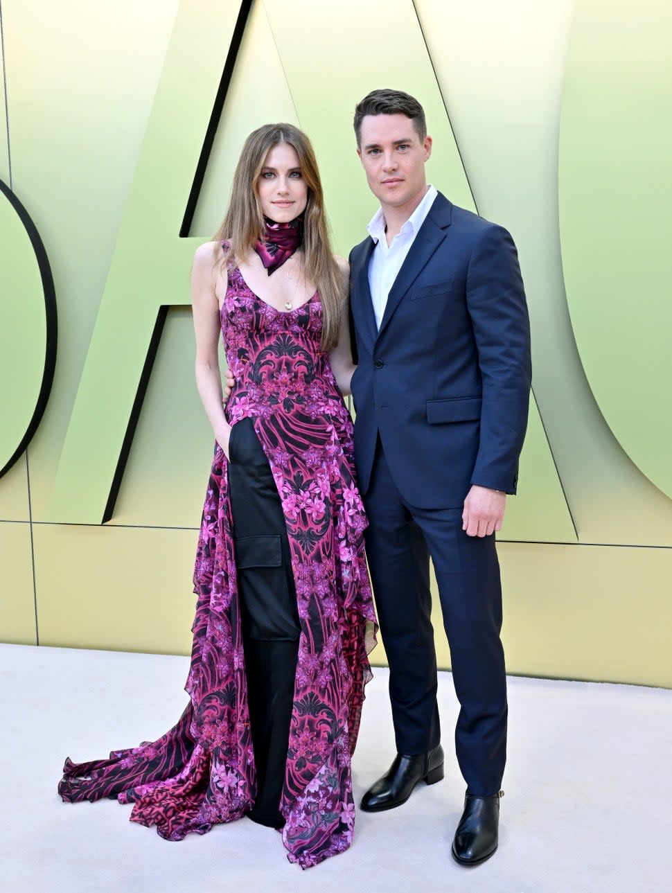 Allison Williams and Alexander Dreymon