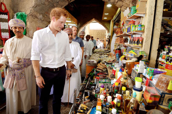 Prince Harry in sword fight in Oman