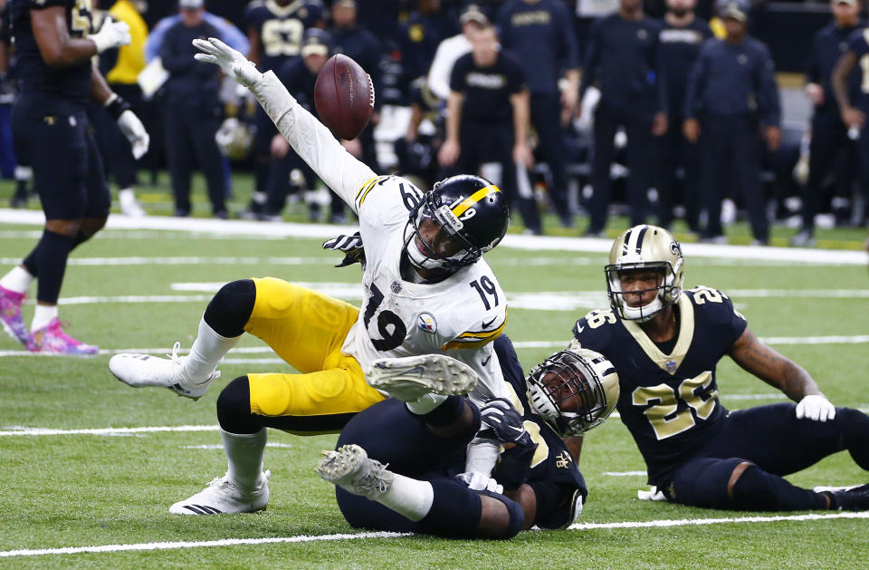 Pittsburgh Steelers wide receiver JuJu Smith-Schuster (19) fumbles late against the Saints. (AP)