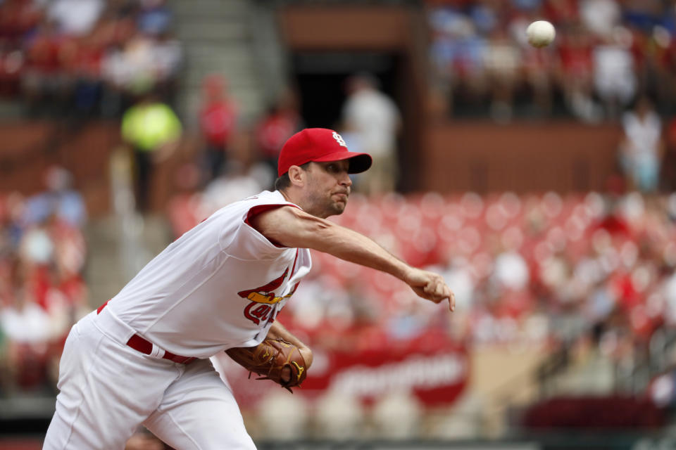 St. Louis Cardinals starting pitcher Adam Wainwright throws during the fourth inning of a baseball game against the San Francisco Giants, Monday, Sept. 2, 2019, in St. Louis. (AP Photo/Jeff Roberson)