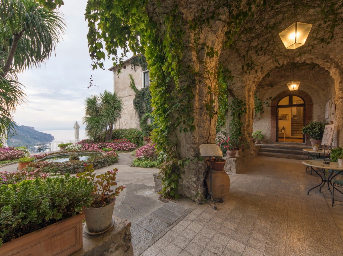 This former monastery offers 17 traditional and cosy bedrooms (Hotel Parsifal)