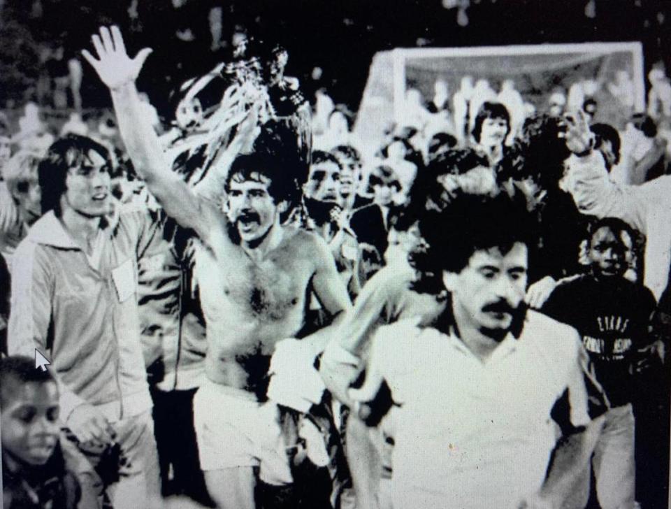 In 1981, members of the Carolina Lightnin’ pro soccer team celebrated with fans in Charlotte after winning the ASL championship before a crowd of more than 20,000.