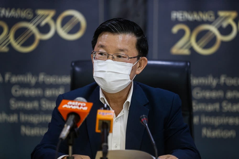 Penang Chief Minister Chow Kon Yeow speaks during a press conference at Komtar in George Town October 1, 2020. ― Picture by Sayuti Zainudin