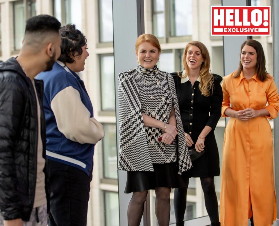 Sarah, Duchess of York with Princesses Beatrice and Eugenie (Hello!)