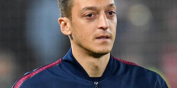 Mesut Özil, futbolista campeón del mundo, podría retirarse para dedicarse a jugar Fortnite