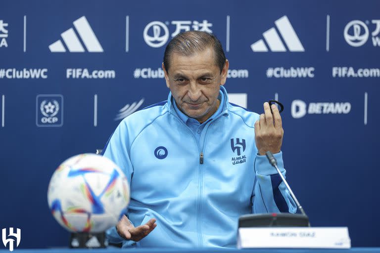 Ramon Diaz, el dueño de la pelota; el sábado, buscará el título del Mundial de Clubes ante el poderoso Real Madrid