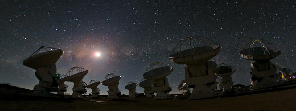 <p>A total of 66 radio telescope dishes sit high up in the mountainous deserts of Chile, far away from most civilization, allowing it to be one of the most precise radio astronomy observatories in the world. Operating since 2013, the observatory has provided stunning glimpses into our universe's past, studied comets, and made amazing observations of planetary formation. </p>