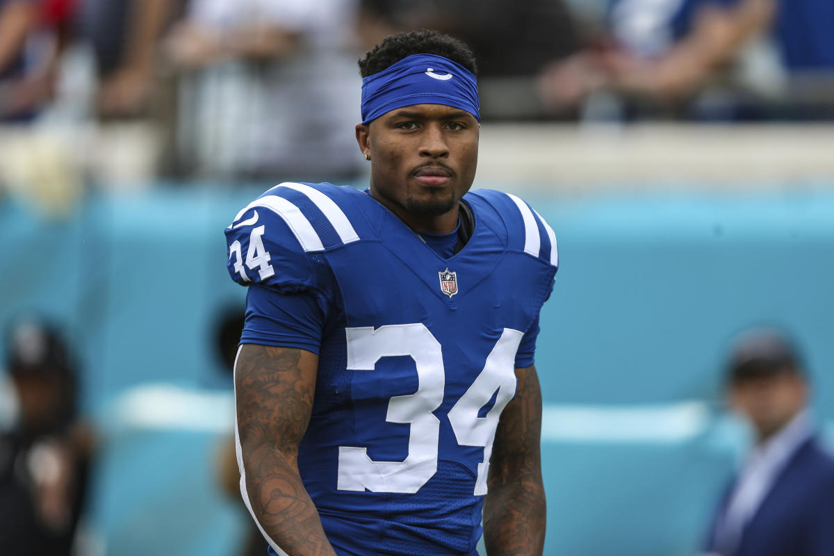 #Colts CB Isaiah Rodgers apologizes after reports ID him as player who bet on games, including Colts games [Video]