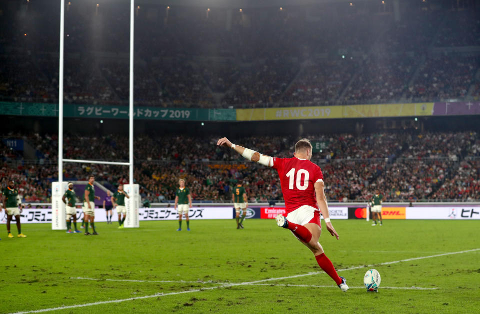 Wales' Dan Biggar scores a penalty. (Credit: Getty Images)