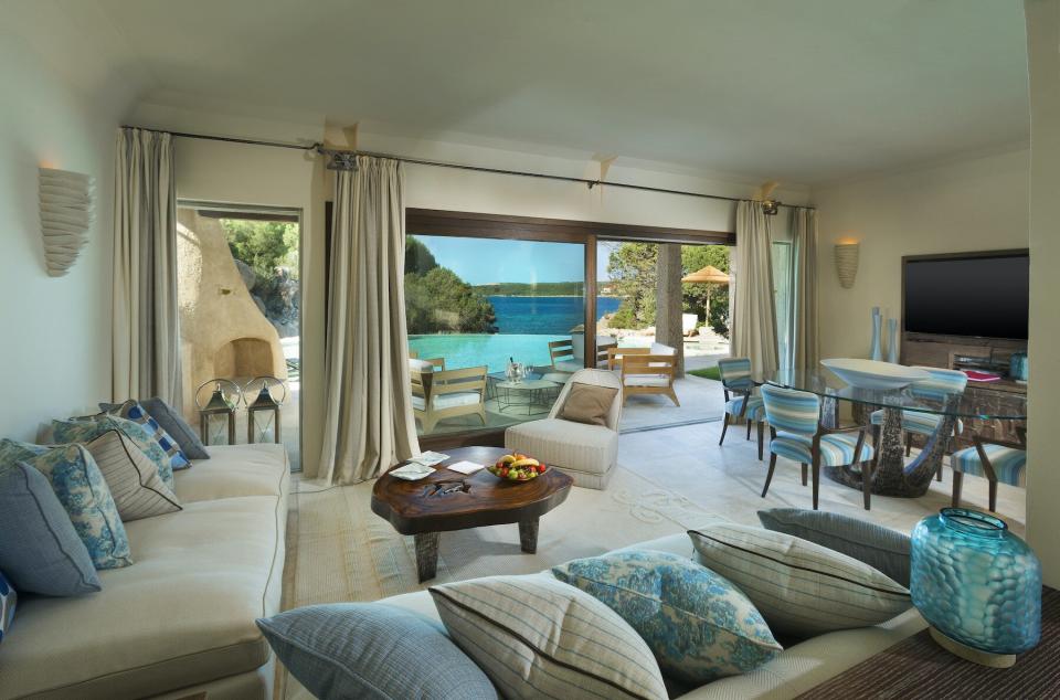 The living room overlooking the pool at Villa Pino, Hotel Pitrizza