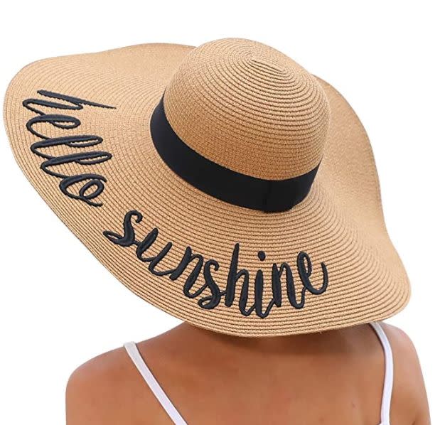 Find this Lanzom Womens Big Bowknot Straw Hat  for $19 on <a href="https://amzn.to/3kBkopK" target="_blank" rel="noopener noreferrer">Amazon</a>.