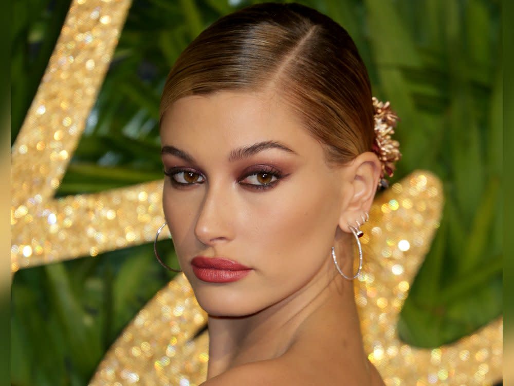 Hailey Bieber räumt mit den Gerüchten um sie auf. (Bild: Fred Duval/Shutterstock)