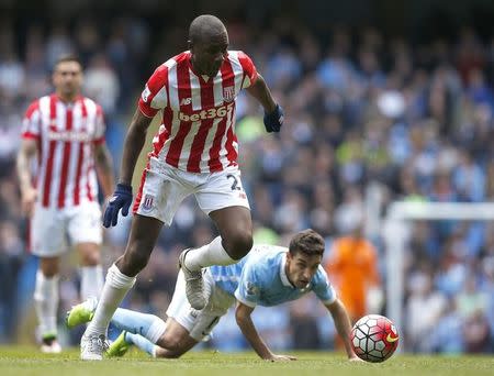 Football Soccer - Manchester City v Stoke City - Barclays Premier League - Etihad Stadium - 23/4/16 Stoke's Gianelli Imbula in action Reuters / Andrew Yates Livepic