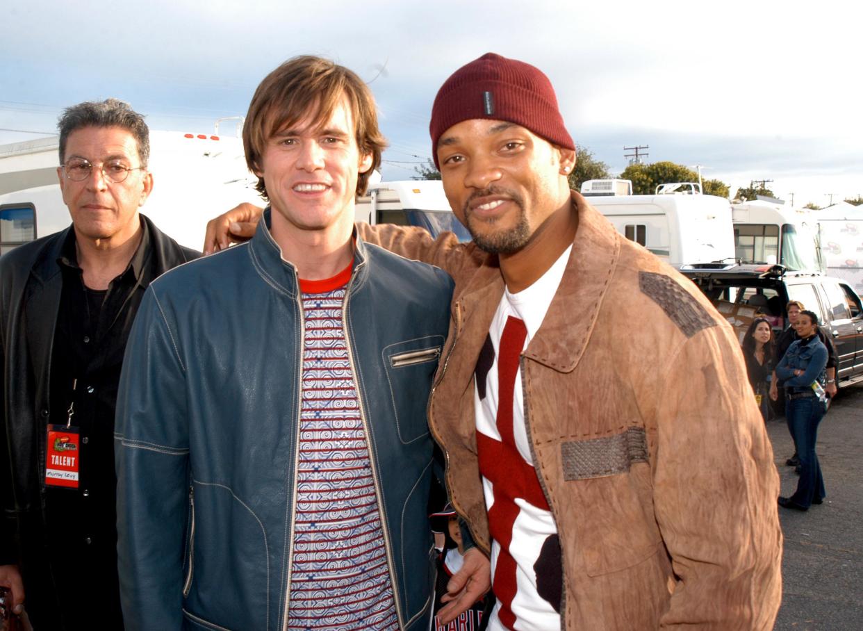 Jim Carrey and Will Smith during Nickelodeon's 16th Annual Kids' Choice Awards 2003 - Backstage at Barker Hangar in Santa Monica, CA, United States. (Photo by Jeff Kravitz/FilmMagic)