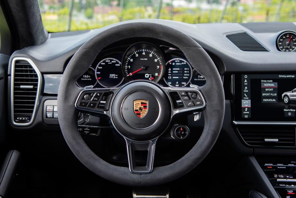 Photos of the 2020 Porsche Cayenne Coupe