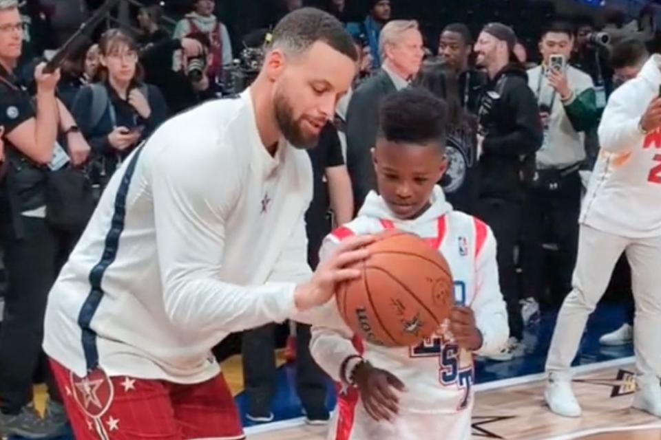 <p>ESPN/Tiktok</p> Steph Curry teaches Future Zahir Wilson basketball