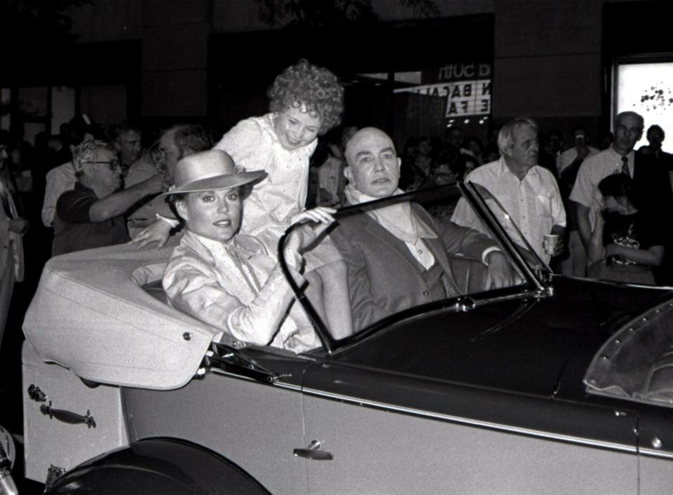 Ann Reinking, Aileen Quinn and Albert Finney.