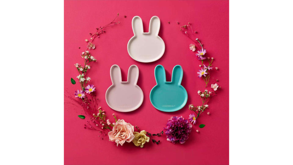 Starbucks Rabbit Plates (Set of 3). (Photo: Shopee SG)