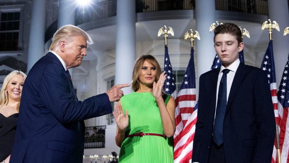 Donald Trump, Melania Trump, Barron Trump.  Fotografie de Chip Somodevilla/Getty Images.