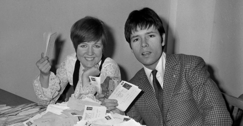 Cilla Black with Cliff Richard in 1968. (PA Images)