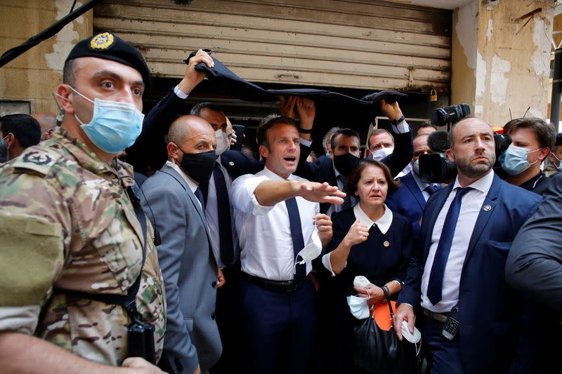 Foto del jueves del Presidente de Francia, Emmanuel Macron, en su visita en Beirut