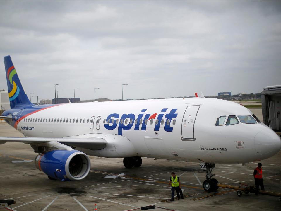 spirit airlines plane