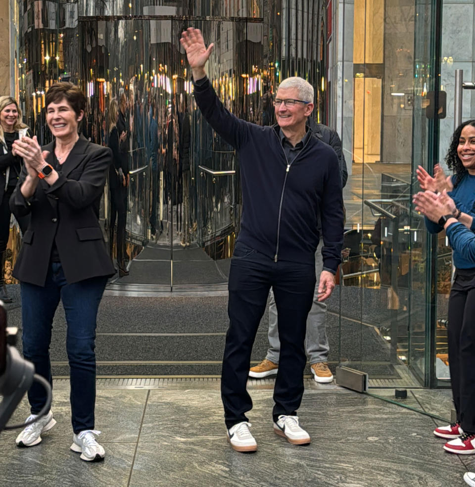 Apple Vision Pro store launch