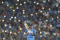 <p>Der Kapitän der indischen Kricket-Nationalmannschaft, Virat Kohli, während eines Spiels gegen England im indischen Pune. (Bild: Rajanish Kakade/AP) </p>