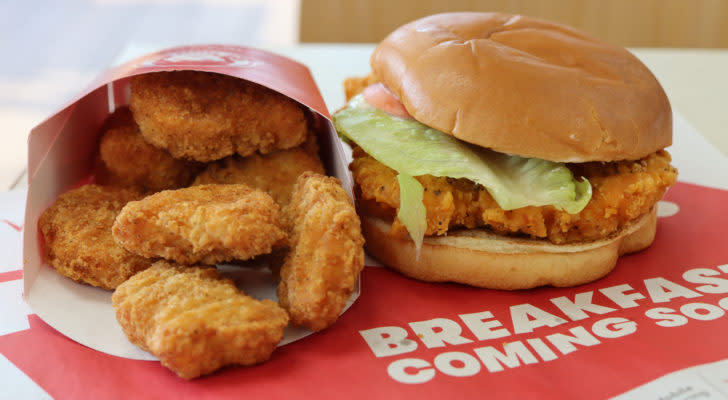 A photo of a Wendy's chicken sandwich and chicken nuggets.