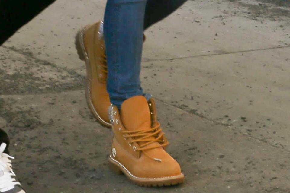 A closer look at Lopez’s Jimmy Choo x Timberland boots. - Credit: Bellocqimages/Bauergriffin.com / MEGA