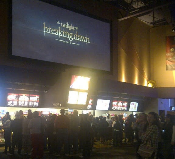 ‘Breaking Dawn Part 2′ Opens To Behemoth $340.9M Global Weekend ($141.3M Dom + $199.6M Intl): Twilight Saga Record Abroad; Holdover ‘Skyfall’ #2 & ‘Lincoln’ #3 Strong