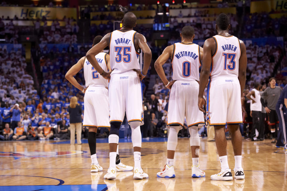 Kevin Durant (35)、Russell Westbrook (0) 與James Harden (13) 。（NBA Photo by John W. McDonough /Sports Illustrated via Getty Images）