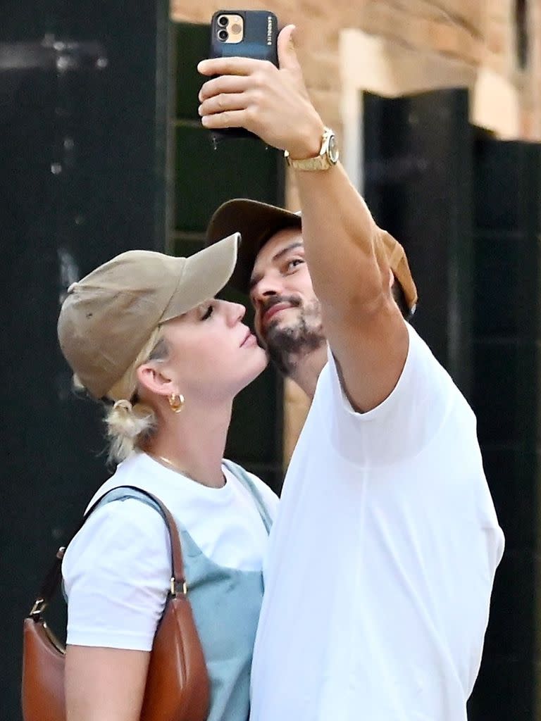 Momento de selfie para Katy Perry y Orlando Bloom, quienes viajaron en familia a Venecia