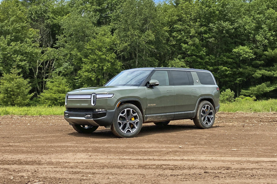 This photo, provided by Edmunds, shows the 2023 Rivian R1S, an all-electric SUV with an EPA-estimated range of up to 321 miles. (Courtesy of Edmunds via AP)