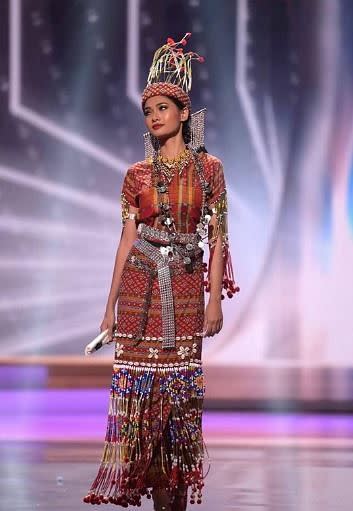 <div class="paragraphs"><p>Thuzar Wint Lwin won the 'Best National Costume' award</p></div>