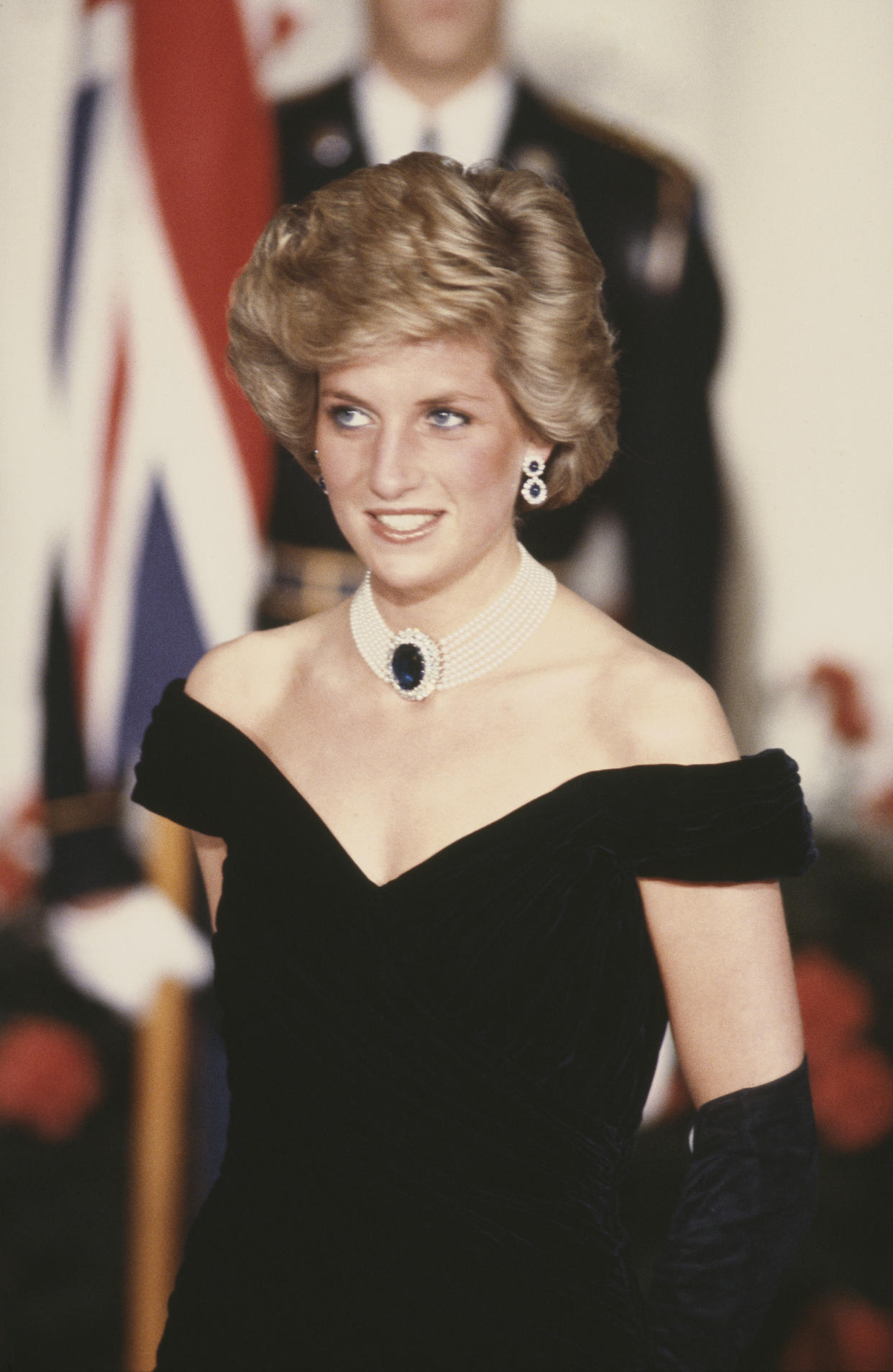 The Duchess of Cambridge wore sapphire earrings that once belonged to Princess Diana, seen here in November 1985. (Getty Images)