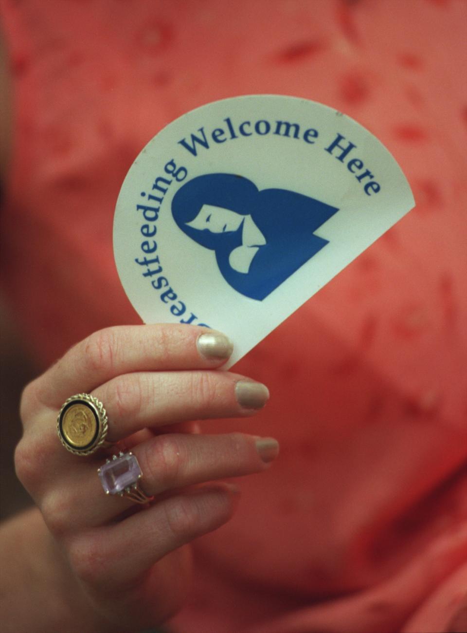 Stickers about breastfeeding distributed by WIC to restaurants. (Photo: Irfan Khan/Los Angeles Times via Getty Images)