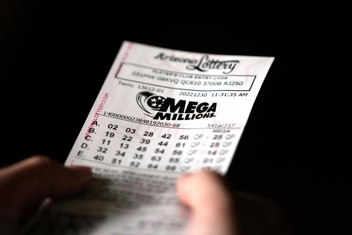 Arizona lottery: 3 ticket holders won big, prizes still unclaimed