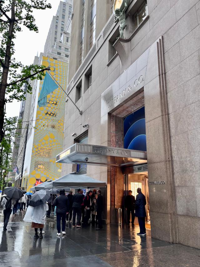 Tiffany & Co. moves into a temporary location next door to iconic Fifth  Avenue flagship