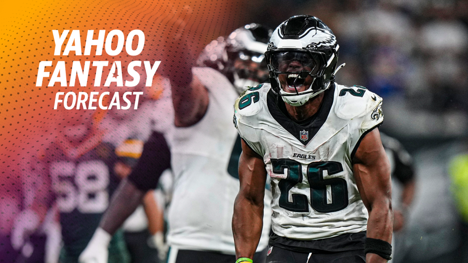 Het is donderdag en de 'Fantasy Film Room' keert terug met Nate Tice en Matt Harmon. Het duo duikt in het Eagles-run-spel en waarom Saquon Barkley een legitiem pad heeft om de RB1 te zijn in 2024. De twee kijken ook naar hoe Philadelphia de beweging gebruikt om nog meer kansen voor Devonta Smith en AJ Brown te ontgrendelen in het passerende spel. (Credit: AP Foto/Fernando Llano)