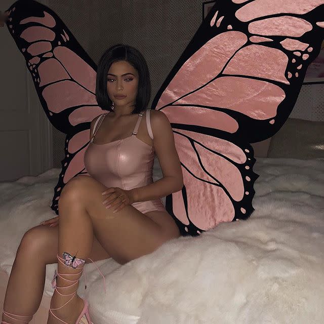 Kylie Jenner es una sexy mariposa en Halloween. <a href="https://www.instagram.com/kyliejenner/?hl=en" rel="nofollow noopener" target="_blank" data-ylk="slk:Foto: Kylie Jenner/Instagram;elm:context_link;itc:0;sec:content-canvas" class="link ">Foto: Kylie Jenner/Instagram</a>