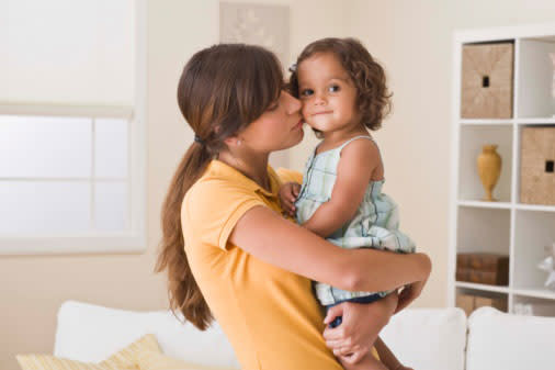 La madre soltera asume las funciones que en el marco de una pareja estarían distribuidas. / Thinkstockphotos