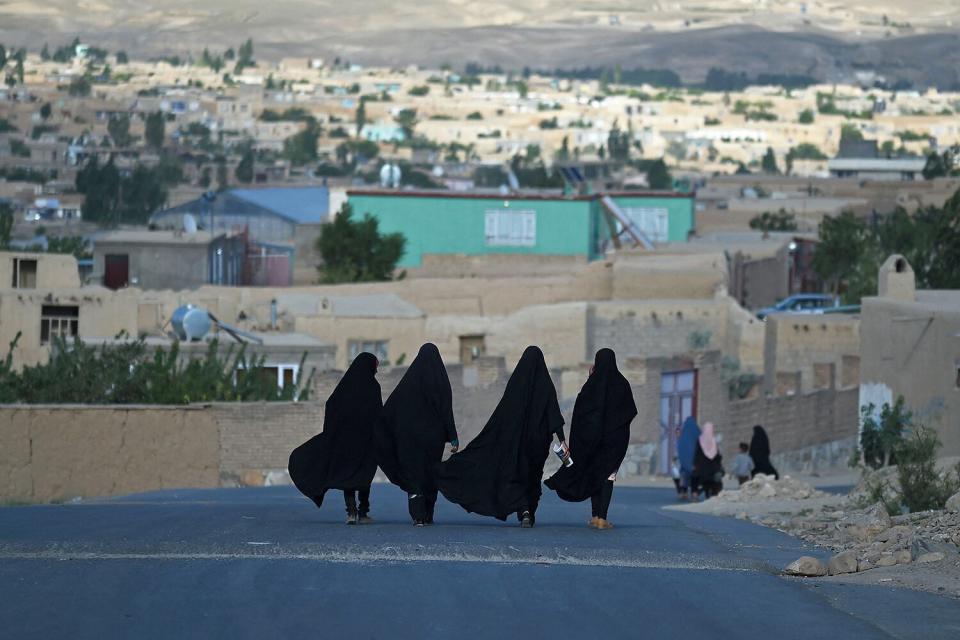 Afghan Women Ghazni