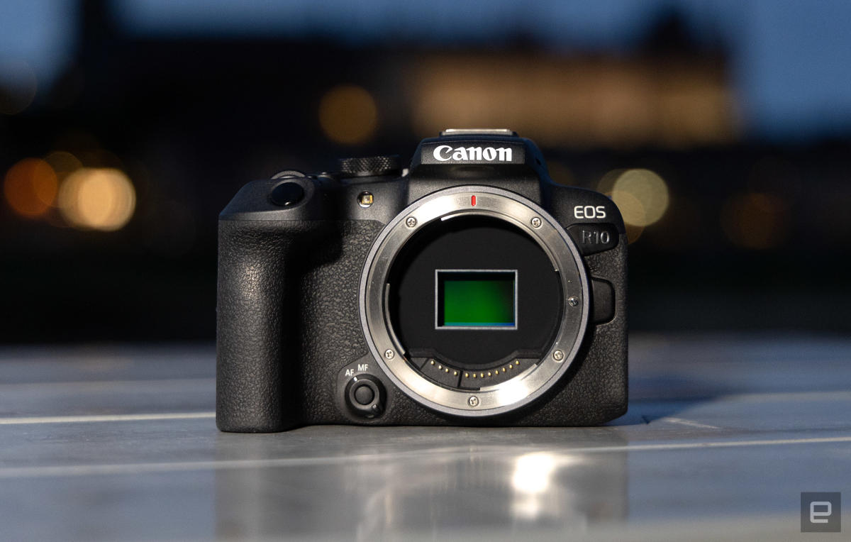  Canon EOS R10 (Body Only), Mirrorless Vlogging Camera