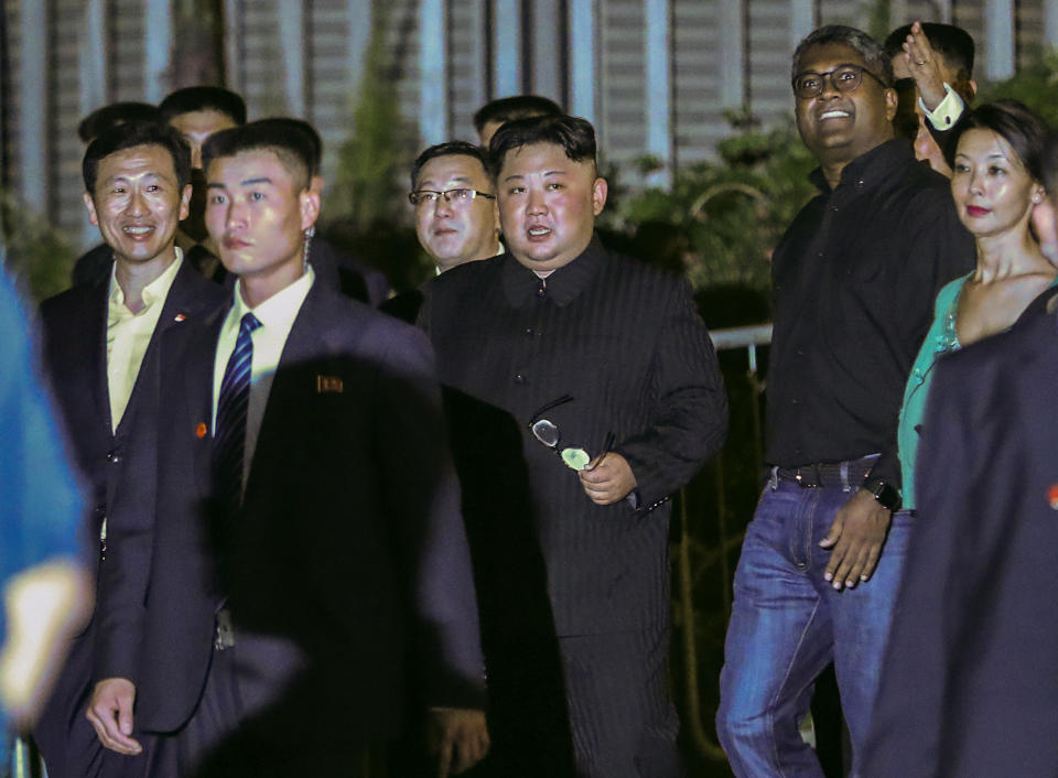 Kim Jong Un sightsees in Singapore